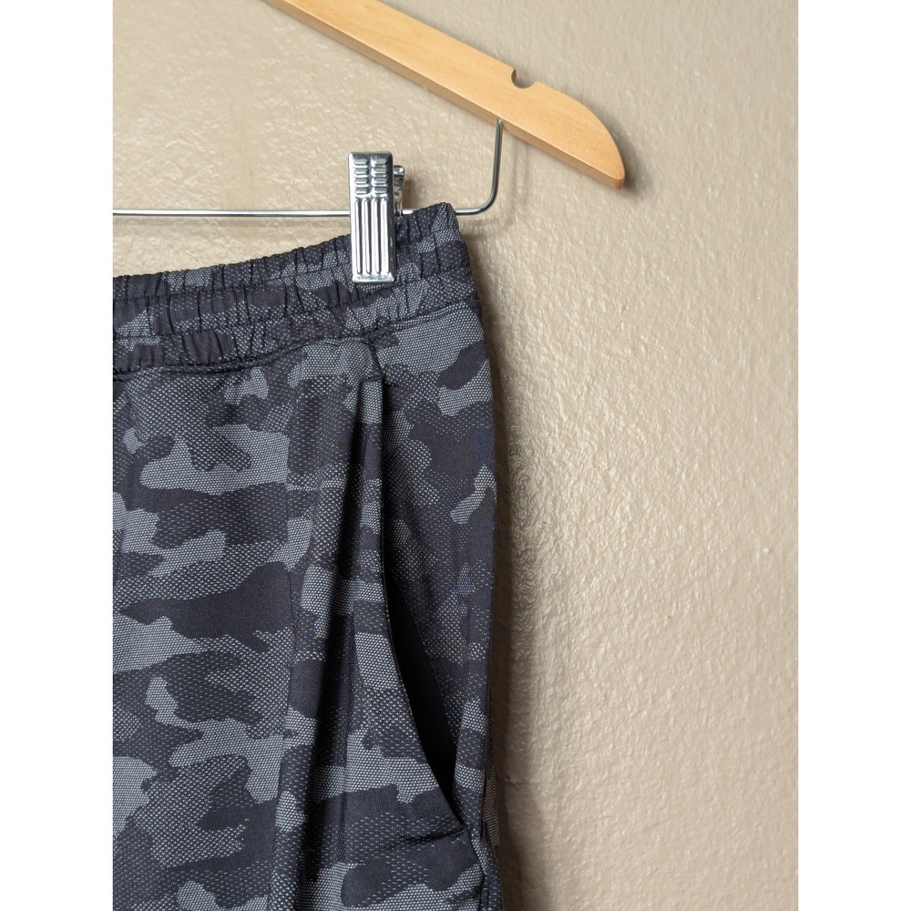 Lululemon Shorts Womens Small Black Gray Camo Athletic Running Gym 6.5" - Picture 8 of 12
